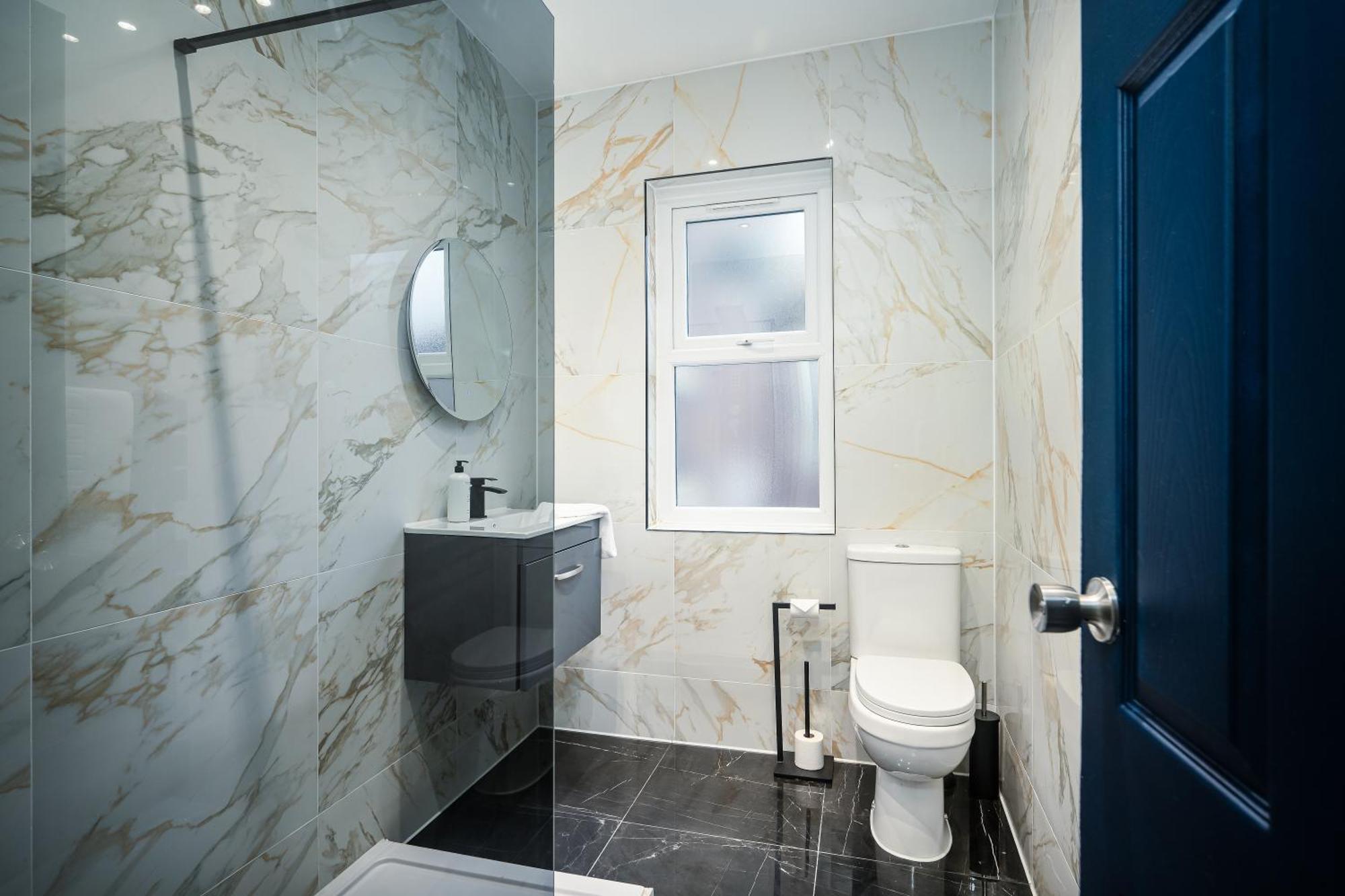 Anfield House - Retreat 7 Bedroom Liverpool