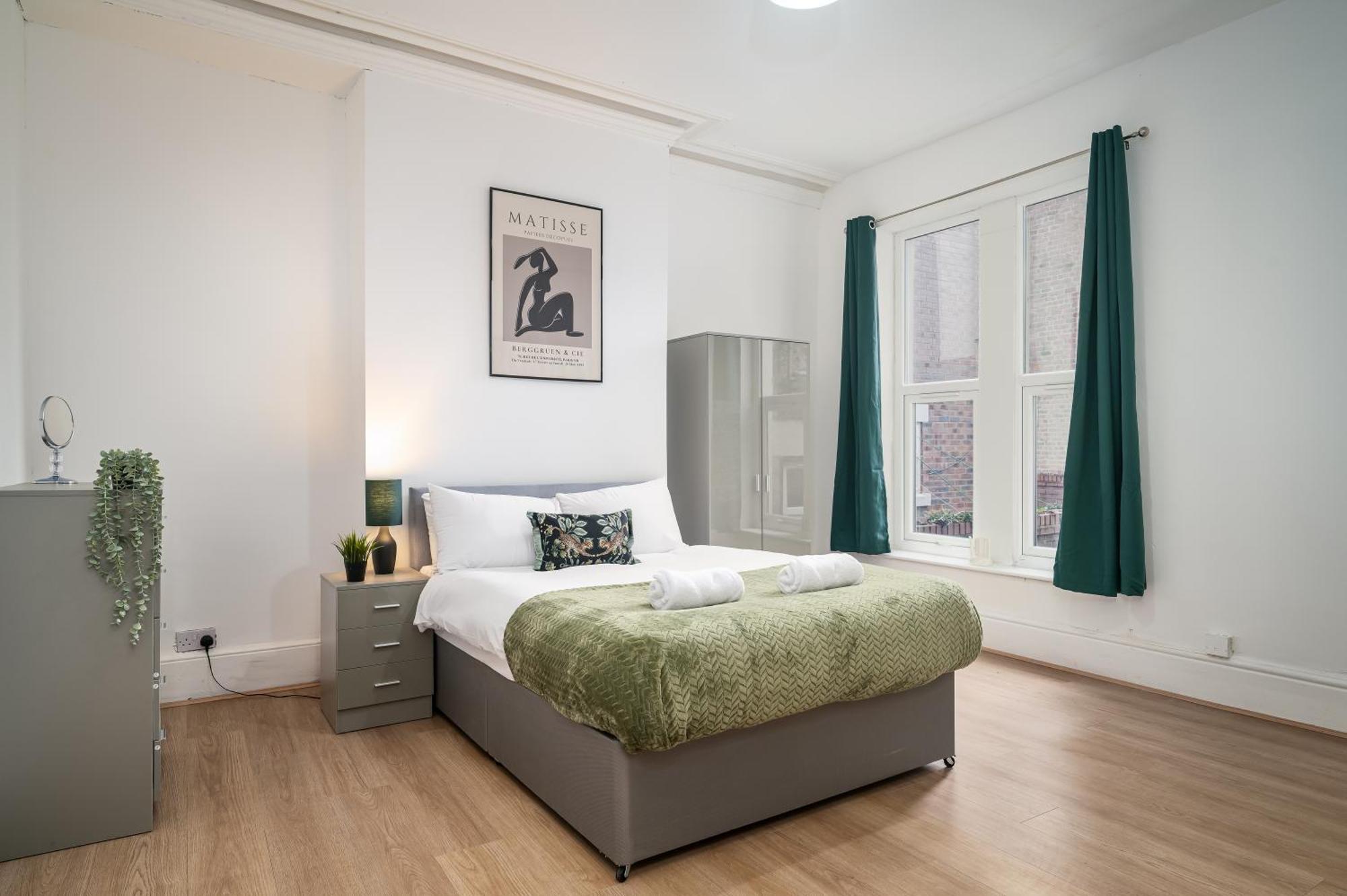 Anfield House - Retreat 7 Bedroom Apartment *