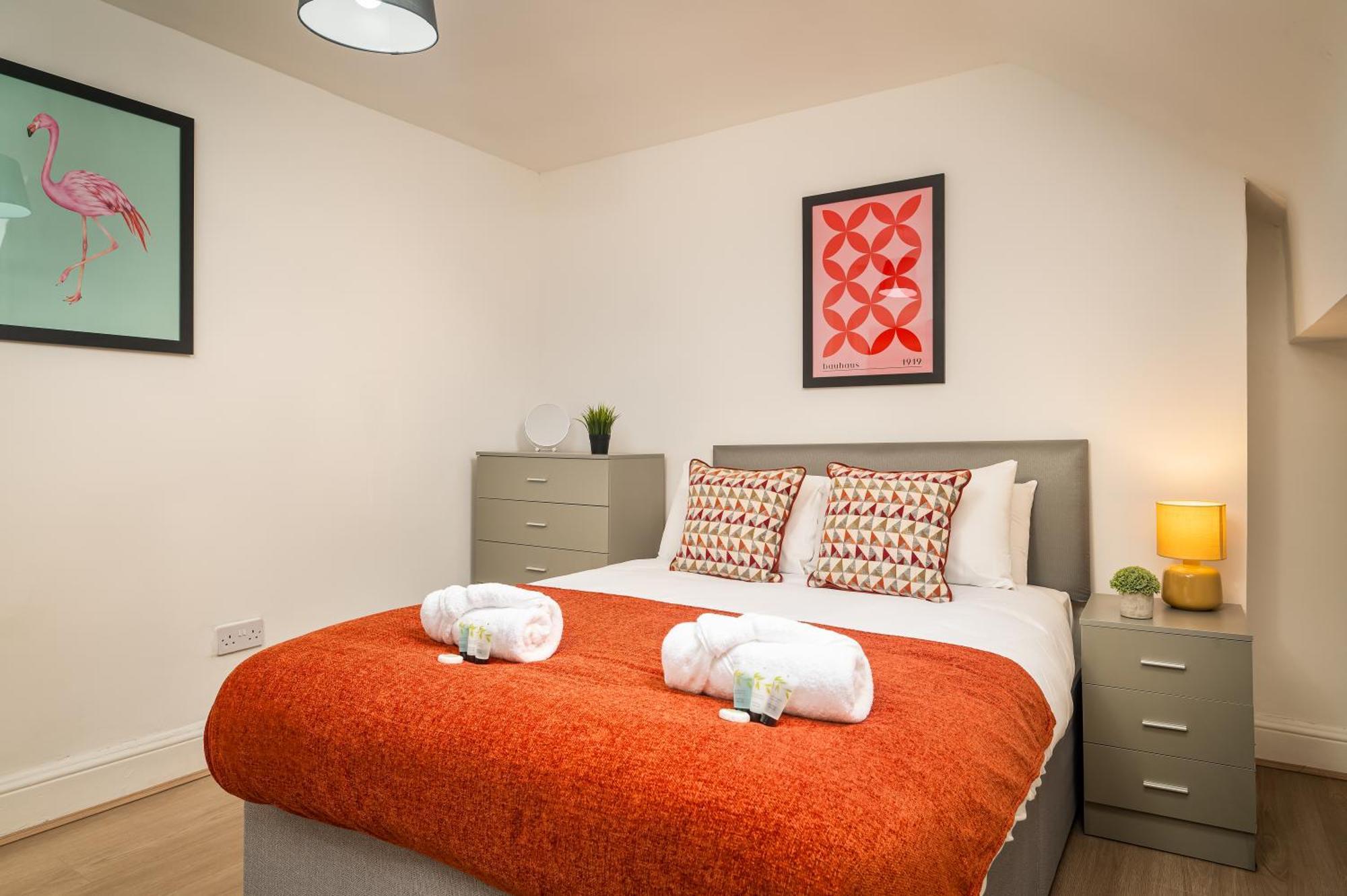 Anfield House - Retreat 7 Bedroom *