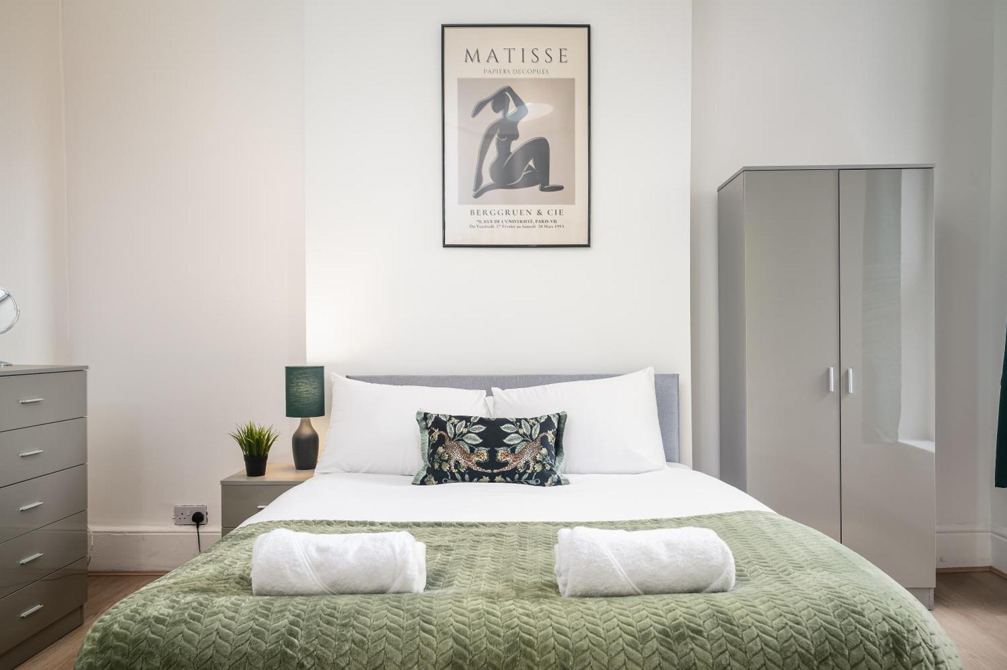 Anfield House - Retreat 7 Bedroom Liverpool