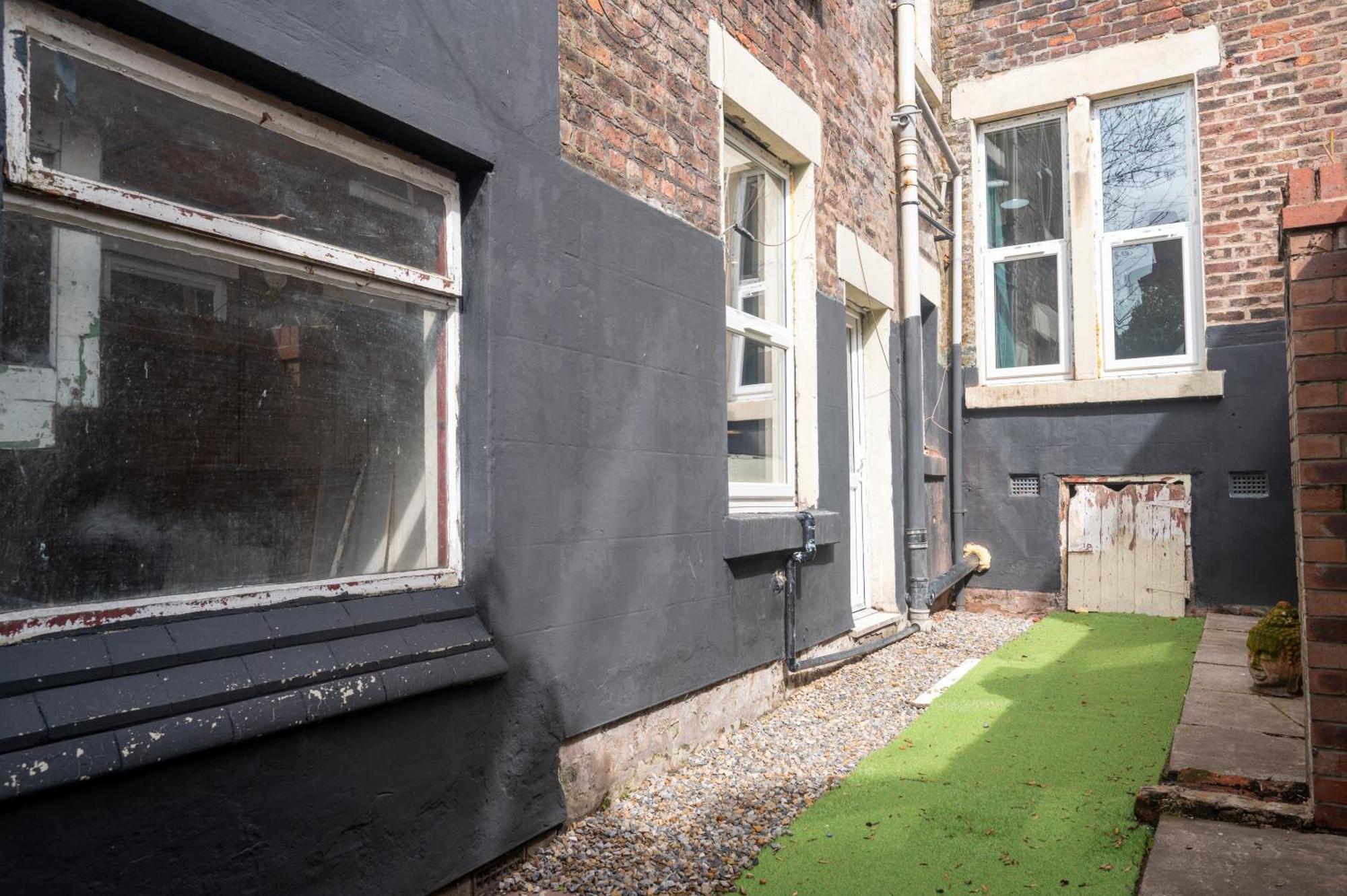 Anfield House - Retreat 7 Bedroom Apartment